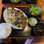 すこぶる旨いレバニラ定食
