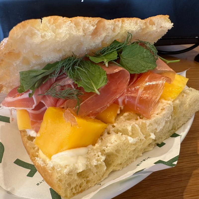 沖縄産マンゴー(TUTU)