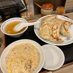 Bセット(餃子5個＋半チャーハン＋スープ)