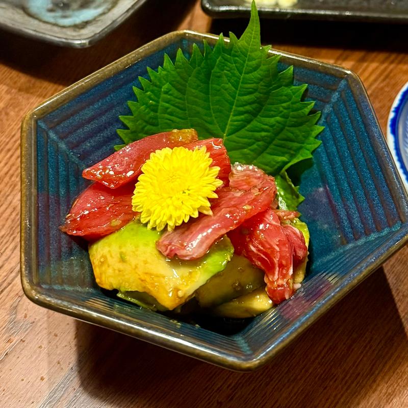 まぐろアボカド(居酒屋 写楽)