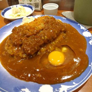 トンカツカレー 大盛 卵