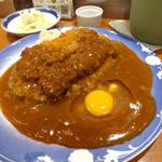 トンカツカレー 大盛 卵