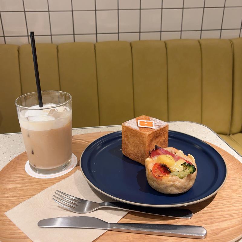 デニッシュキューブカスタード&BPBTハーブ仕立て(カフェ オッテ)