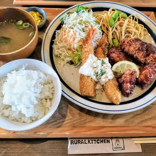 ミックスフライ定食