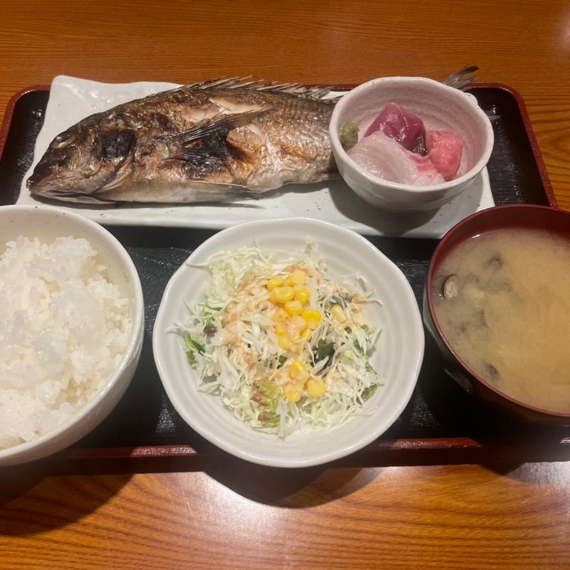 黒鯛塩焼き・小刺身(秋葉原漁港 快海 （あきはばらぎょこう かいかい）)