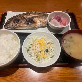 黒鯛塩焼き・小刺身