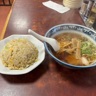 炒飯半ラーメンセット
