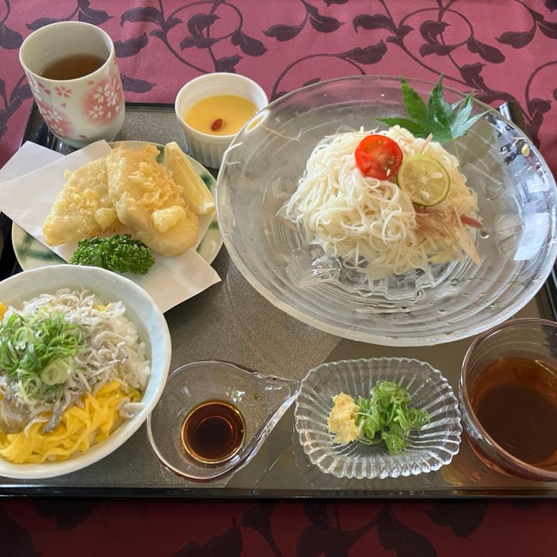 揖保乃糸とミニシラス丼(三甲ゴルフ倶楽部 ジャパンコース)