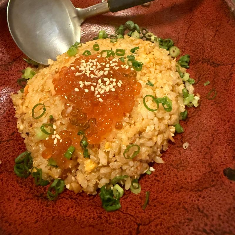 鮭といくらの親子チャーハン(魚真 吉祥寺店)