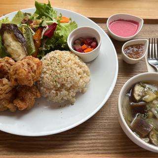 唐揚げプレート(JIBAR CAFE)
