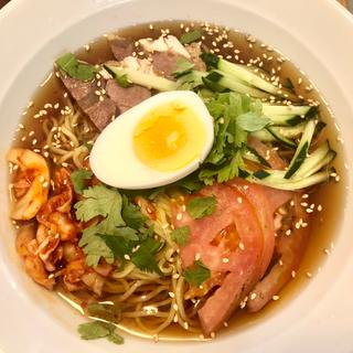 肉醤油冷麺