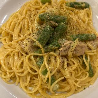 チキンとアスパラのカレークリーム