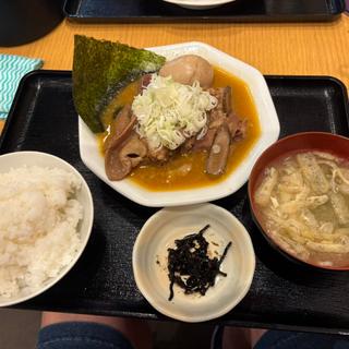 味玉もつ煮定食