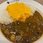 牛スジ煮込みカレー+スクランブルエッグ