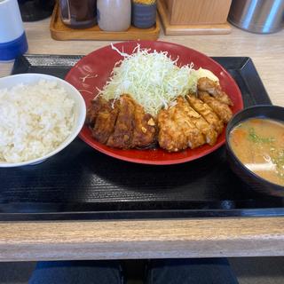 トンテキとチキンの合盛定食