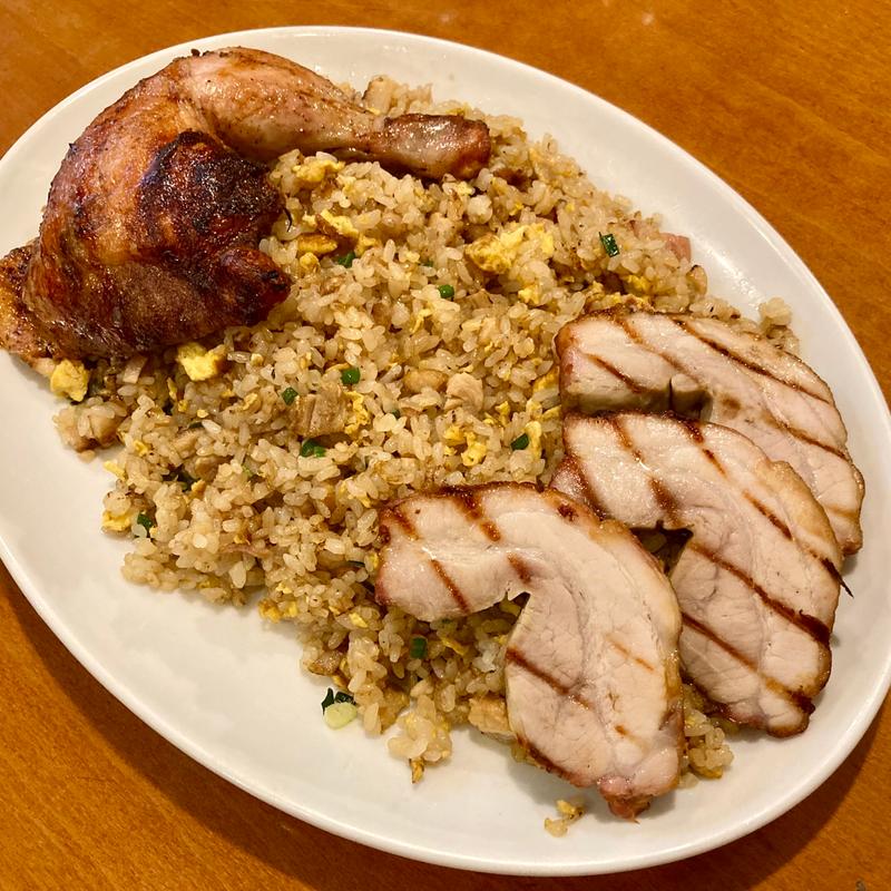 1/4ローストチキンとポーク乗せチャーハン(KOKY'S PERUVIAN RESTAURANT)