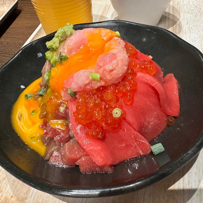 本マグロの贅沢漬け丼(POKEBOWL カナロア 豊洲千客万来店)