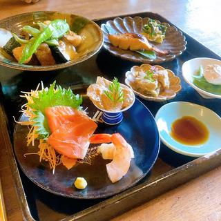 肉・魚ランチ(日日)