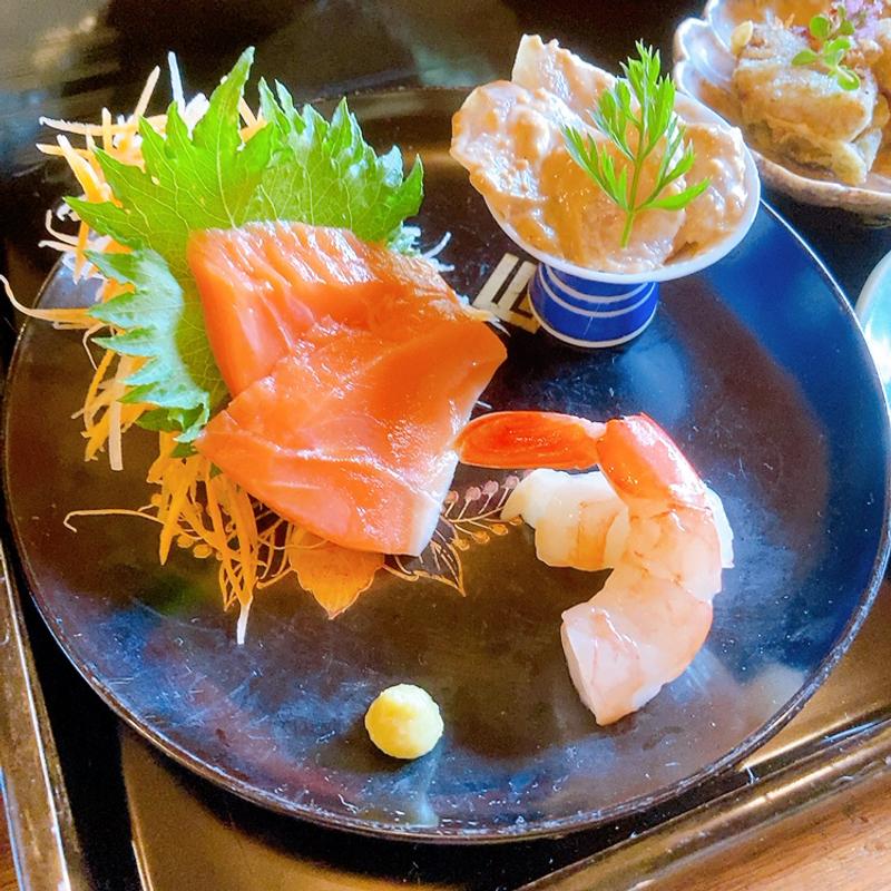 鮮魚のお刺身3点盛り（肉・魚ランチ）(日日)