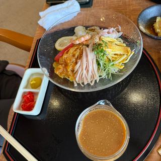 海鮮冷やし中華　ゴマダレ