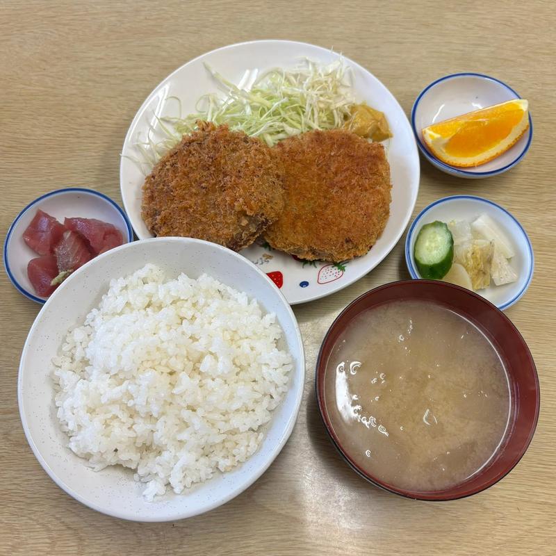 メンチ定食(内田屋)