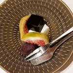 杏仁豆腐とほうじ茶羹