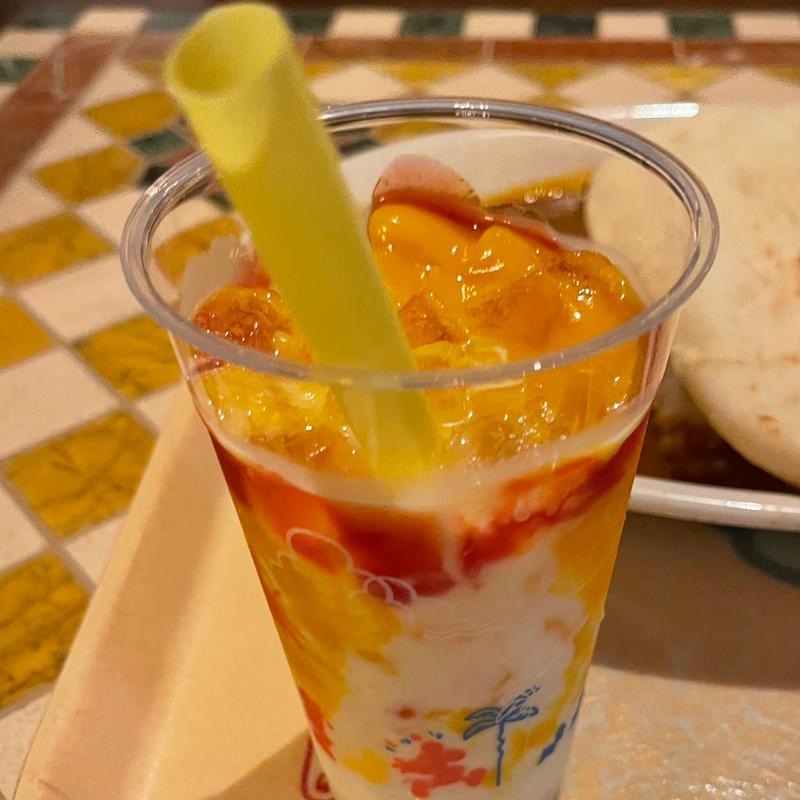 ラッシー(マンゴー&ラズベリー)(カスバ・フードコート)