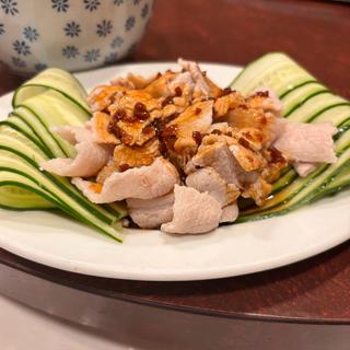 ゆで豚のにんにくソースかけ