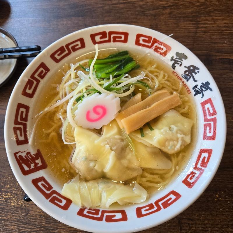 ワンタン中華そば【大盛】(ラーメン屋 壱番亭 二宮店 （らーめんや いちばんてい）)