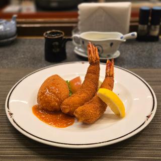カニクリームコロッケとエビフライの盛合わせ