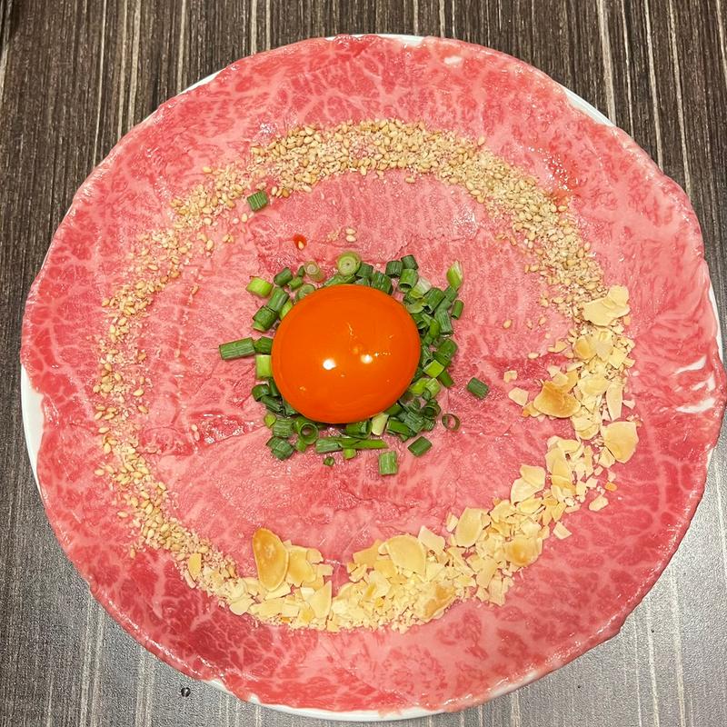 名物！レアロースユッケ(いっせーのーで)