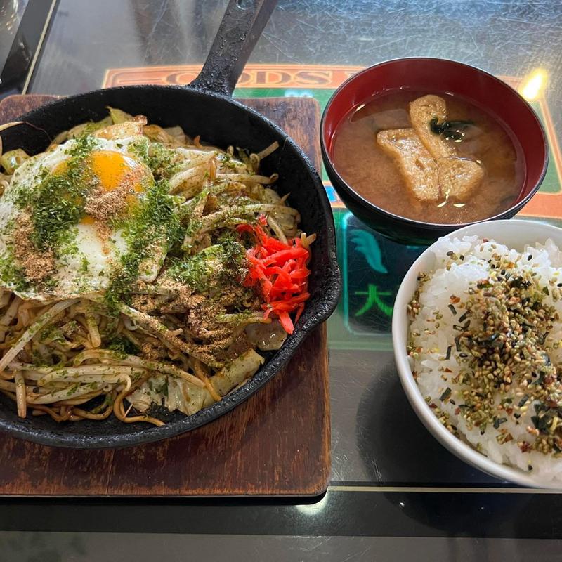 焼きそば定食(グルービー)