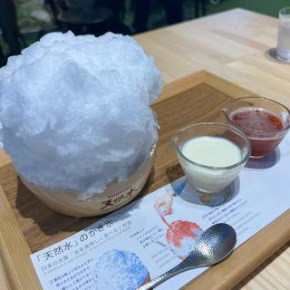 サントリー天然水のかき氷 苺みるく