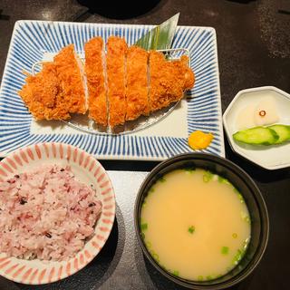 厚切りロースかつ膳（230g）(和心とんかつ あんず 天神店)