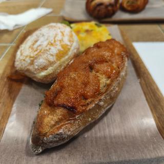 大葉と松の実の明太フランス