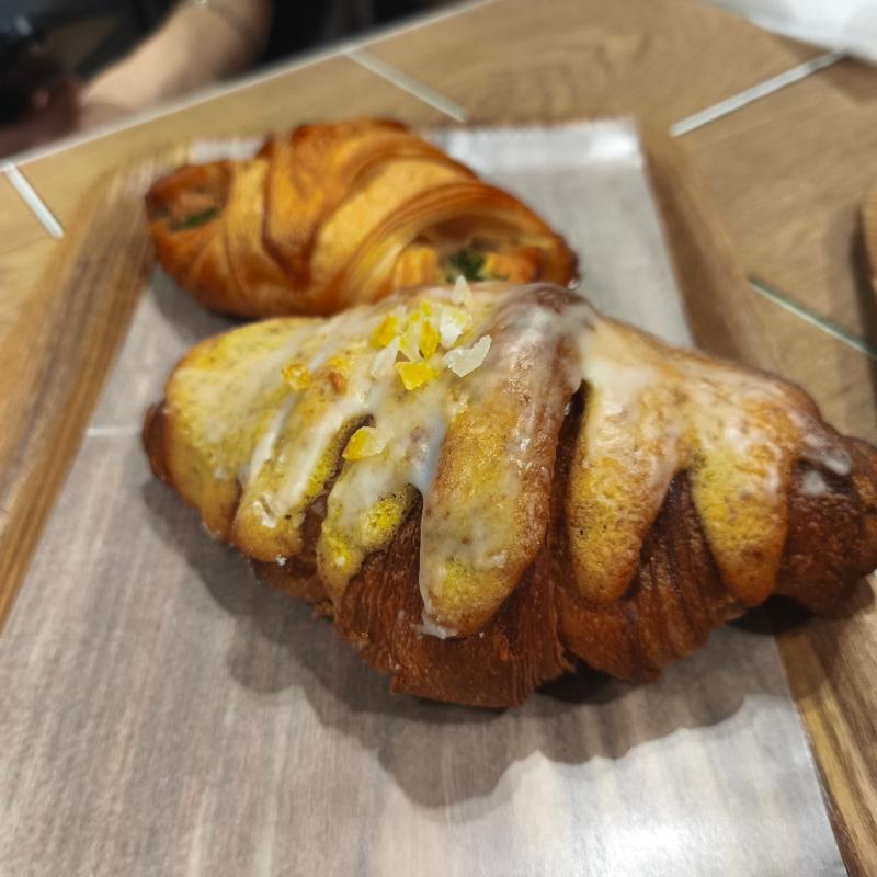 クロワッサン　オ　ダマンド　ゆず(ベイクルーズストア 仙台 BOUL'ANGE)