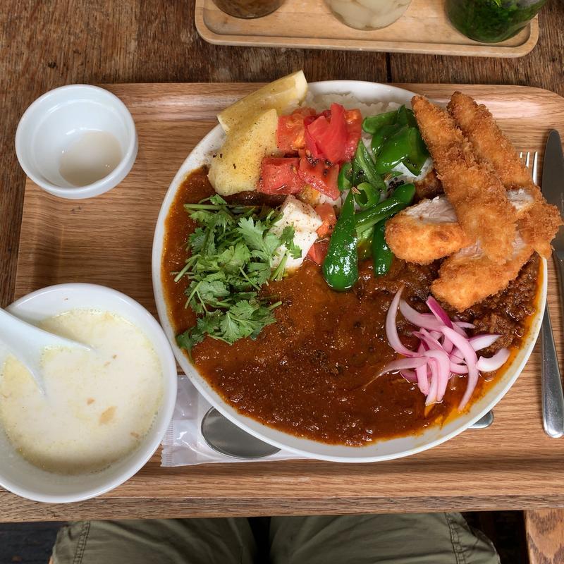 3種のカレー E(ブラウンオニオンカレーファクトリー)