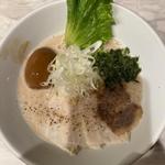 こってりラーメン　味玉乗せ