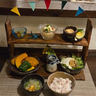 コロッケでごはん