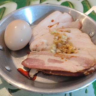 トッピング①チャーシュー増し②味玉
