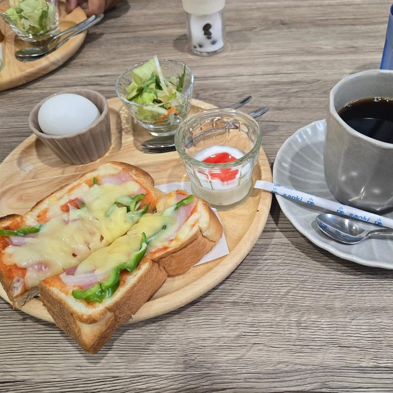 ③ピザセット(SWEETS & CAFE JOEL(ジョエル))