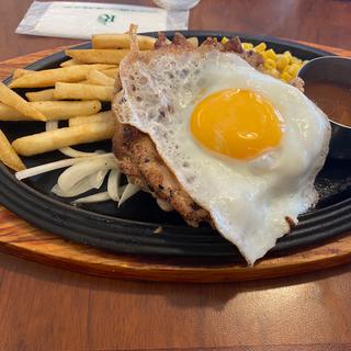 あつあつ鉄板チキングリル～バター醤油ソース