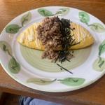 マヨそぼろオムライス Mサイズ(サラダorスープ、ドリンク付)(みるくカフェ )