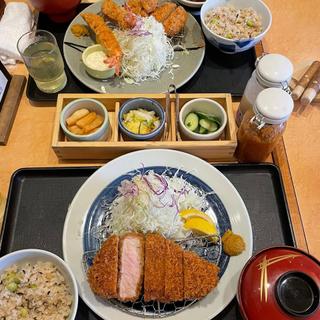 赤城豚厚切りロースカツ定食 240g(とんかつとんQ ふじみ野店)