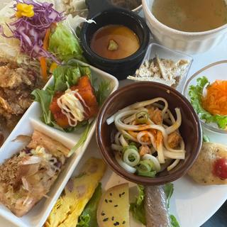 ワンプレートランチ充実セット(駅裏カフェ nichiyoubi)