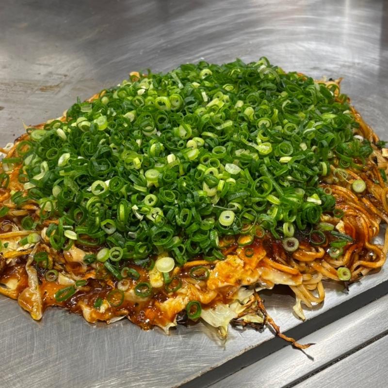 そば肉玉・たっぷり青ネギかけ(博多八昌 西新店)