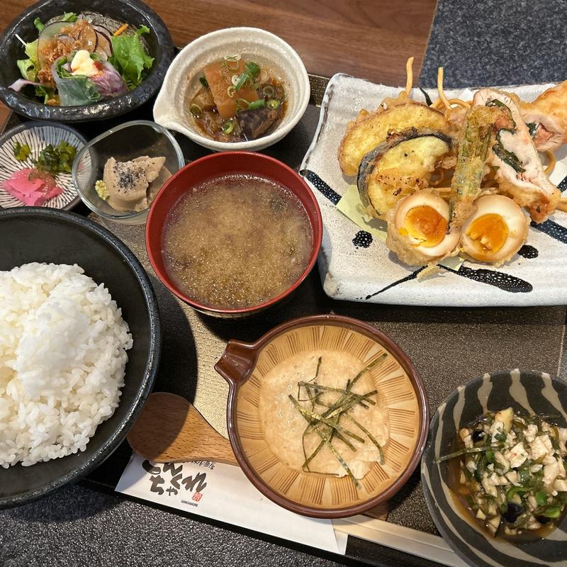 大和芋とろろご飯と天ぷらのランチ(居酒屋ごんちゃくれ 土山店)
