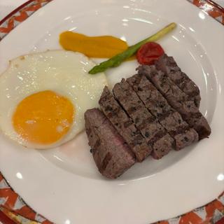 ステーキ(Capella Hanoi)