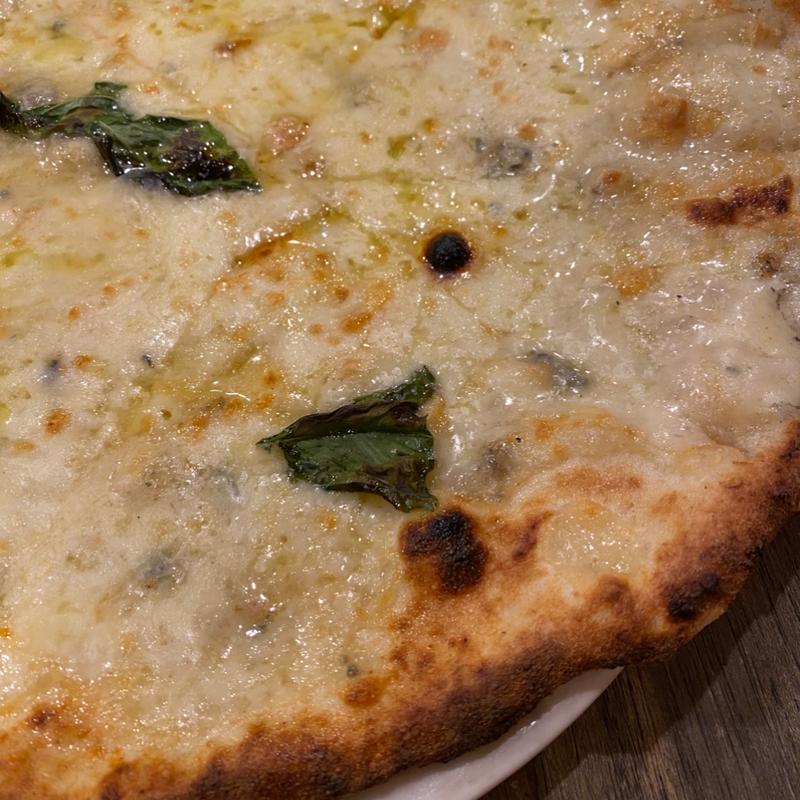 クアトロフロマッジ(Pizzeria Brown Blossom)