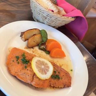 サーモンのムニエル